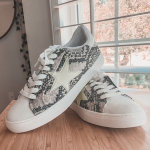 steven snake print sneakers!